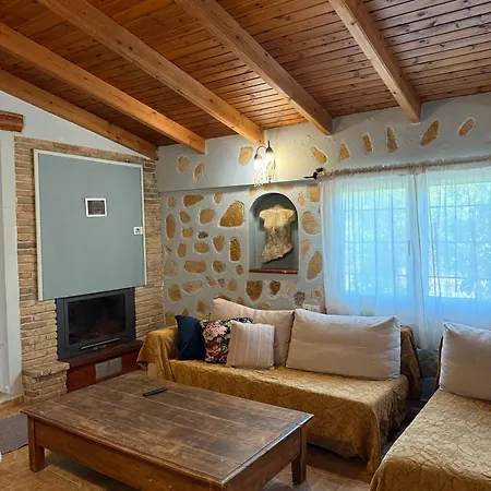 Sunlight And Luna Kanakádes