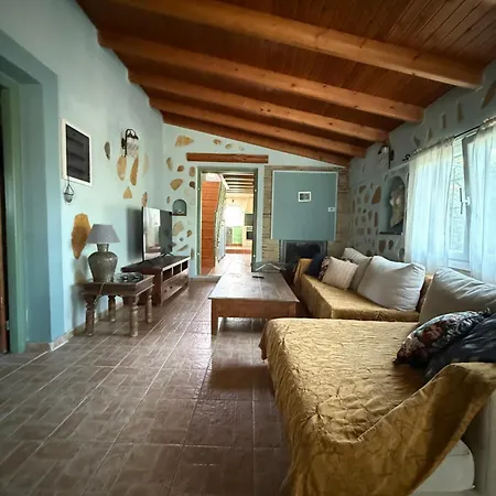 Sunlight And Luna Kanakádes