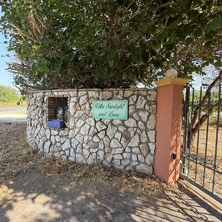 Sunlight And Luna ヴィラ *